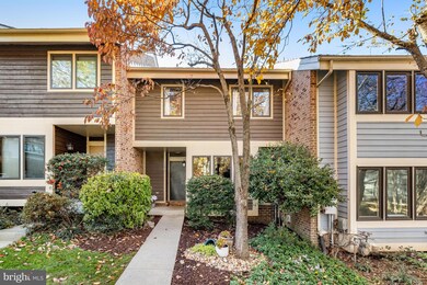 11010 Thrush Ridge Rd, Reston, VA 20191 - photo 3