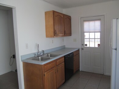 121 Saint Christopher Ln, Columbus, OH 43213 - photo 3