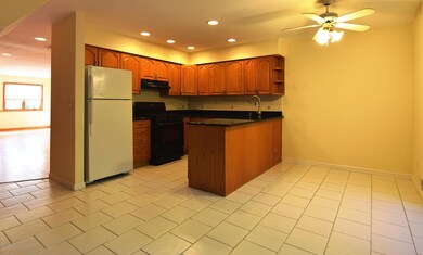 (7) Kitchen