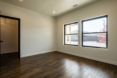1055 Arrowhead-6