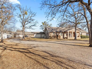 716 Barnes Rd, Cleburne, TX 76031 - photo 3
