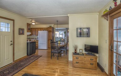 Could be used for formal dining area