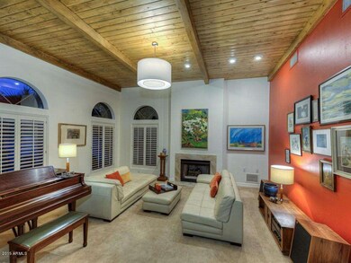 004_Living Room