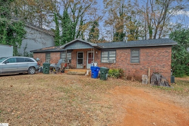 209 Elder St unit 211 Elder St, Greenville, SC 29607 - photo 2