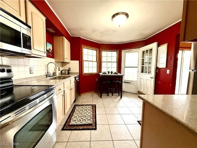 352 N Rhodes Ave, Niles, OH 44446 - photo 6