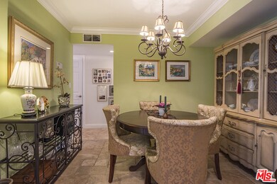 Formal dinning room w/beautiful finishes