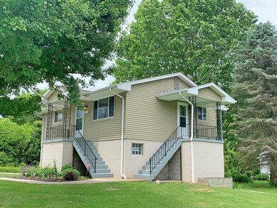 Another perspective of this adorable raised ranch!