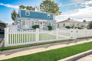 11 Overton St, Freeport, NY 11520 - photo 3