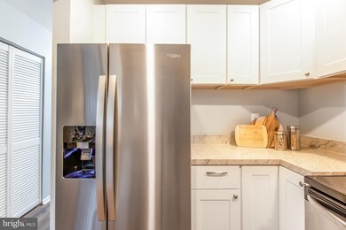 64 Ashlar Hill Ct, Parkville, MD 21234 - photo 2