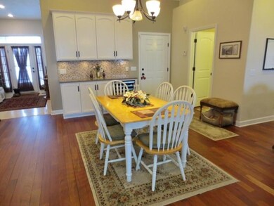 Dining Room (800x600)