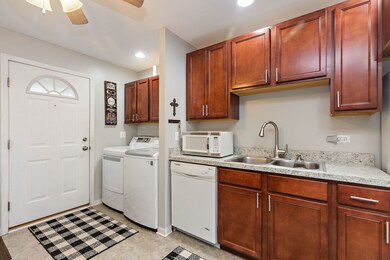 1107 Denver Dr, Carpentersville, IL 60110 - photo 6