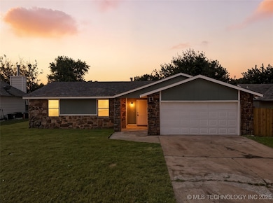 2906 S Narcissus Place, Broken Arrow, OK 74012 - photo 2