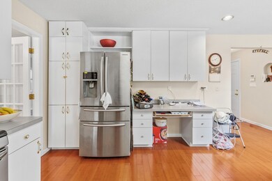 54 Jennifer Rd, Lowell, MA 01854 - photo 6