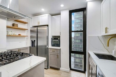 Lincoln Plaza Towers Apartments unit 9C, New York, NY 10023 - photo 7