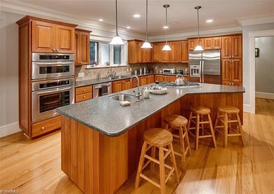 646 Pinewood Forest Dr, Asheboro, NC 27205 - photo 2