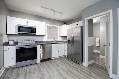 646 W Highland Ave, Ravenna, OH 44266 - photo 4