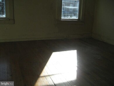 726 Denison St, Baltimore, MD 21229 - photo 7