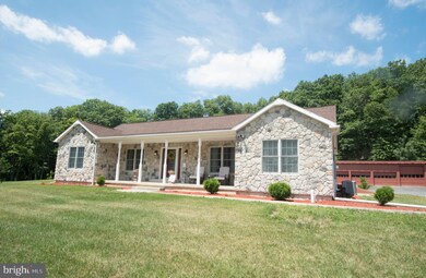 220 Constitution Ave, Wind Gap, PA 18091 - photo 2