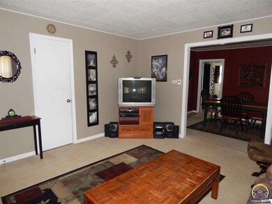 3620 SW Garfield Ave, Topeka, KS 66611 - photo 3