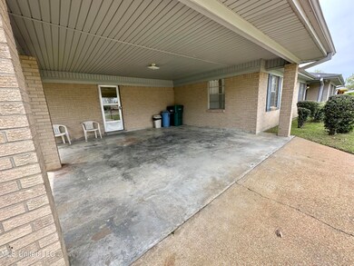 CARPORT