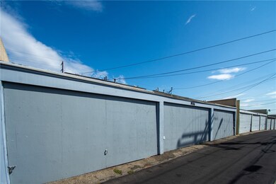 Imperial-906, El Segundo, CA 90245 - photo 7