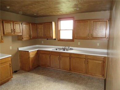 Large kitchen with lots of cabinet space