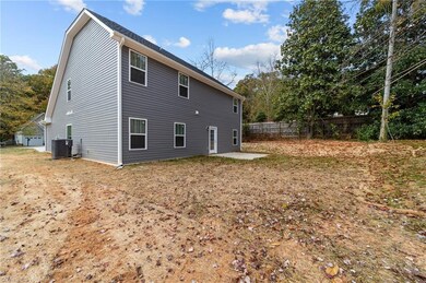 4106 Lawndale Place, Greensboro, NC 27455 - photo 4