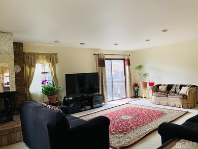 1101 Maple Hill Dr, Woodbridge, NJ 07095 - photo 5