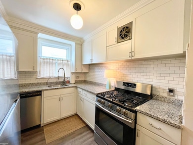 2230 Hawthorne Rd, Grosse Pointe Woods, MI 48236 - photo 5