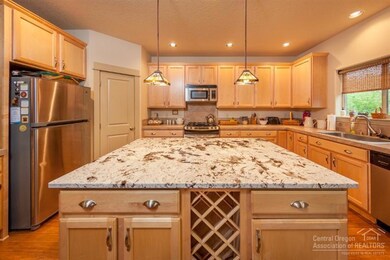 2420 SW 39th St, Redmond, OR 97756 - photo 2