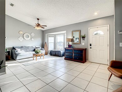 Open floorplan, perfect for entertaining