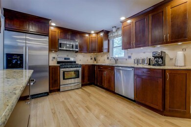 66 Forest Dr, Bedford, NH 03110 - photo 4