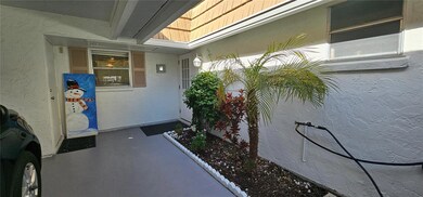 2009 Riverbluff Pkwy unit V334, Sarasota, FL 34231 - photo 2