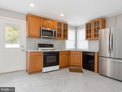 7314 Powhatan St, Lanham, MD 20706 - photo 2