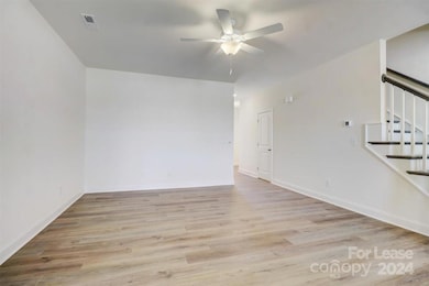 3853 Hayden Ln unit Litchfield, Sherrills Ford, NC 28673 - photo 3