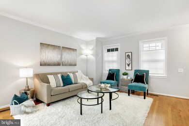 1348 Chetworth Ct, Alexandria, VA 22314 - photo 7