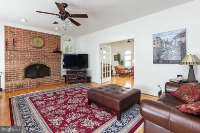 8701 Marburg Manor Dr, Lutherville Timonium, MD 21093 - photo 3