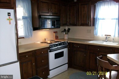 458 4th St, Taneytown, MD 21787 - photo 3