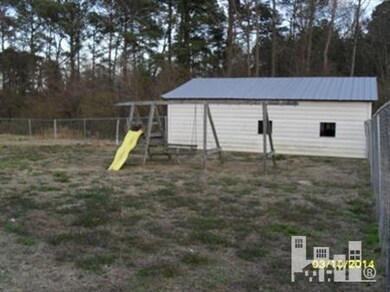 1610 S Eldridge Rd, Newton Grove, NC 28366 - photo 3