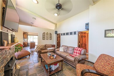 19592 Mount T Bo Ln, Elkins, AR 72727 - photo 3