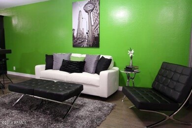Living Room Picture 3