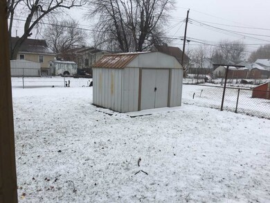 2109 S Vine St, Muncie, IN 47302 - photo 2