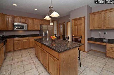 9532 Amberwood Ct, Broadview Heights, OH 44147 - photo 3