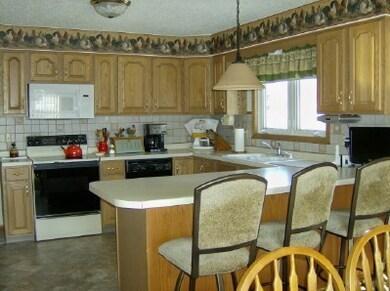 1520 6th Ave NE, Jamestown, ND 58401 - photo 3