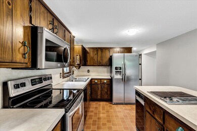 12 James St, Sandwich, MA 02563 - photo 5