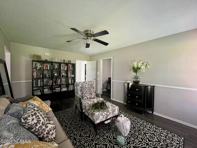 304 Wildwood Dr, Jacksonville, NC 28546 - photo 5