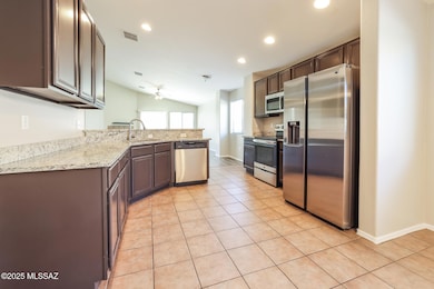 005-photo-kitchen-13465072