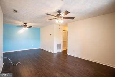 2408 Forest Edge Ct unit 204H, Odenton, MD 21113 - photo 4