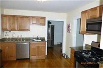 12 Iowa St, Worcester, MA 01602 - photo 3