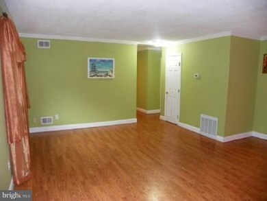 2004 Hileman Rd, Falls Church, VA 22043 - photo 2
